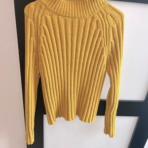 Pink Lilly medium mustard yellow turtleneck